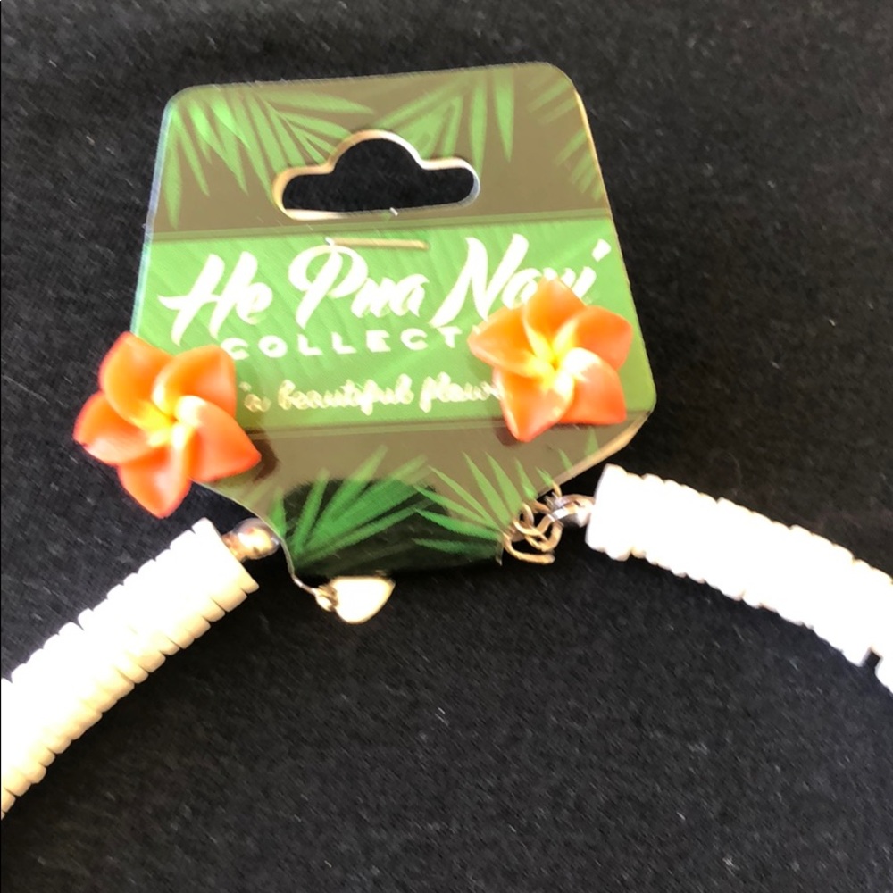 Hawai’ian necklace & earring set - Picture 2 of 3